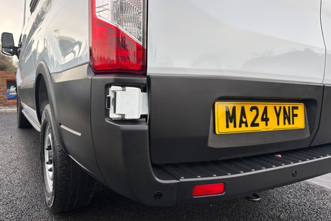 Ford Transit 350 Rwd L2 H2 130 ps Panel Van - Air Con / Rear Sensors 26