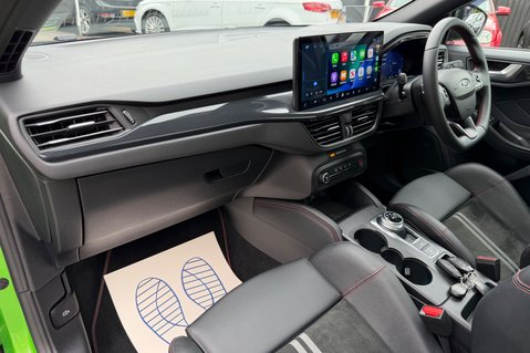 Ford Focus ST -PAN ROOF -PARKING/PERFORMANCE/ASSIST PACKS -HUD -B&O - MEAN GREEN 30