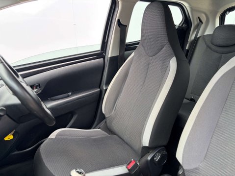Toyota Aygo 1.0 Aygo X-Play TSS VVT-i 5dr 45