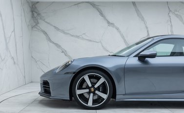 Porsche 911 Carrera (992.2) 38