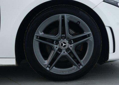 Mercedes-Benz A Class 1.3 A 200 AMG Line Exeutive Auto 5dr 14