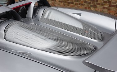 Porsche Carrera GT 14