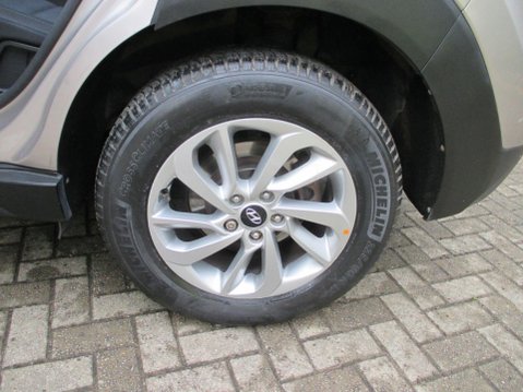 Hyundai TUCSON 2.0 CRDi SE Nav 4WD Euro 6 5dr 11