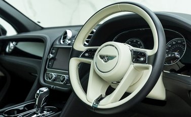 Bentley Bentayga V8 9