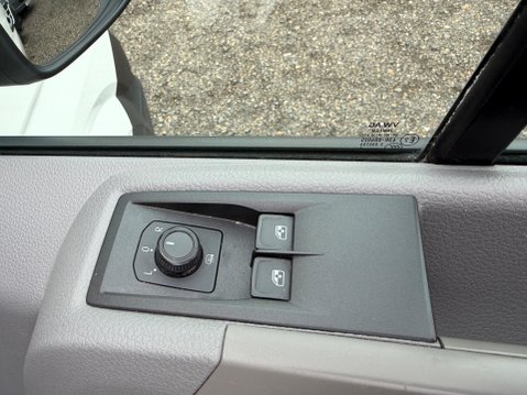 Volkswagen Crafter 2.0 TDI CR35 Trendline Panel Van 5dr Diesel Manual FWD MWB Euro 6 (s/s) (14 16