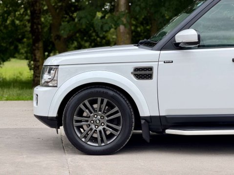 Land Rover Discovery 3.0 Discovery Graphite SDV6 Auto 4WD 5dr 37