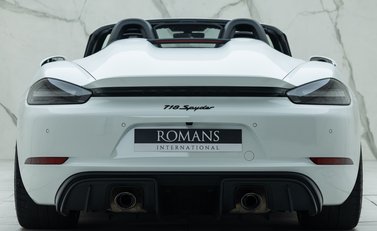 Porsche 718 SPYDER 11