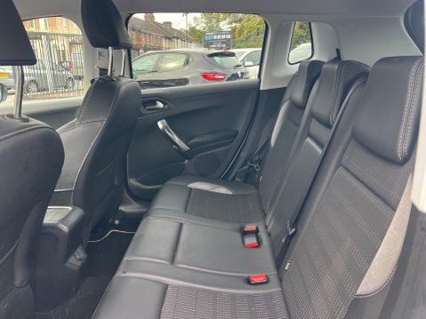 Peugeot 2008 1.2 VTi Allure Euro 5 5dr 28