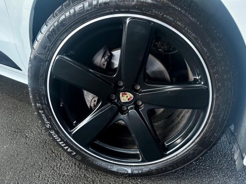 Porsche Macan 2.0T PDK 4WD Euro 6 (s/s) 5dr 33