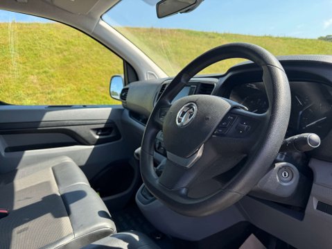 Vauxhall Vivaro 1.5 Vivaro 2900 Sportive S/S 8