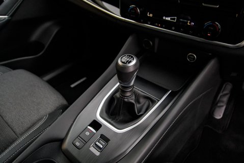 Nissan Qashqai DIG-T N-CONNECTA MHEV 29