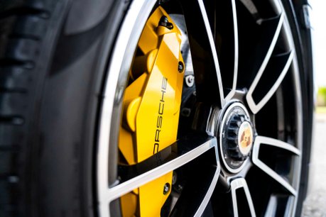 Porsche 911 TURBO S PDK. SPORTS CHRONO. HEATED & VENTILATED SEATS. PCCBS. LIFT. 18