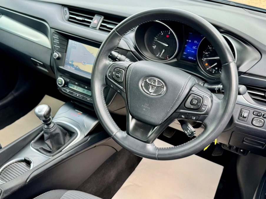 2016 Toyota Avensis — image 28