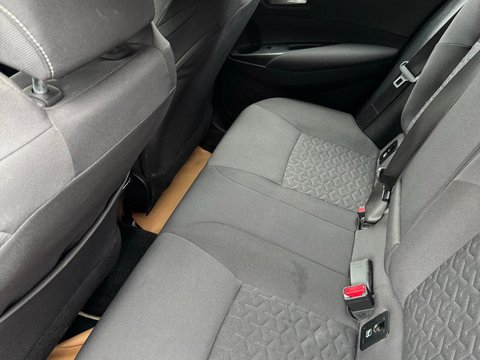 Toyota Corolla ICON TECH 13