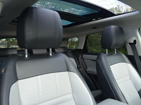 Land Rover Range Rover Evoque 1.5 P300e 12.2kWh R-Dynamic HSE Auto 4WD Euro 6 (s/s) 5dr 18