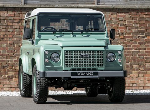 Land Rover Defender 90 Heritage 1