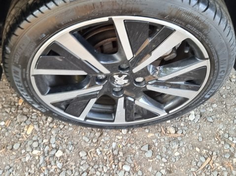 Peugeot 208 PURETECH ALLURE S/S 14