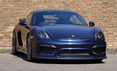 Porsche Cayman GT4 1