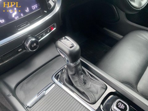 Volvo V60 2.0 T4 Momentum Plus Estate 5dr Petrol Auto Euro 6 (s/s) (190 ps) 17