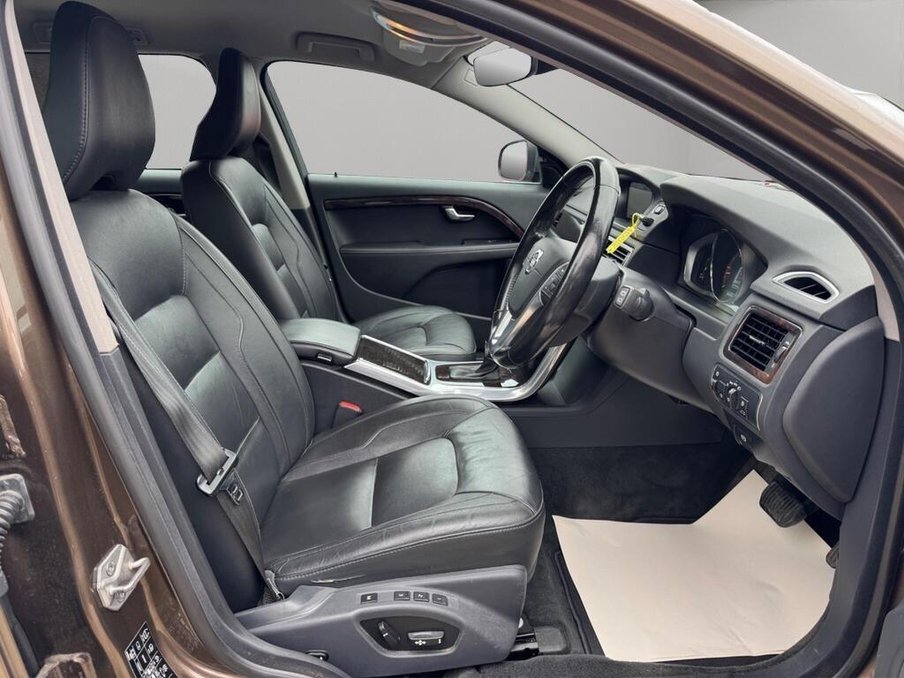 2015 Volvo V70 — image 13