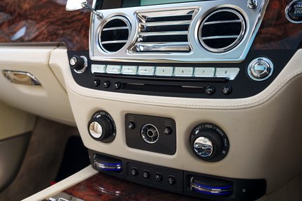 Rolls-Royce Wraith V12 17