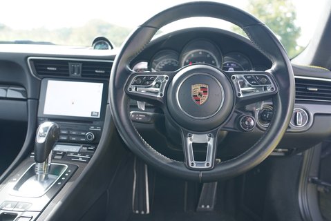 Porsche 911 TURBO S PDK 11