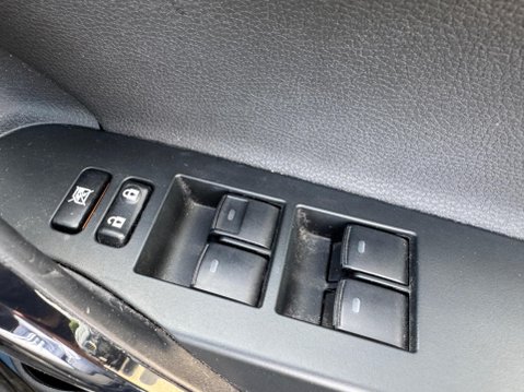 Toyota Auris 1.2 VVT-i Excel Euro 6 (s/s) 5dr 29