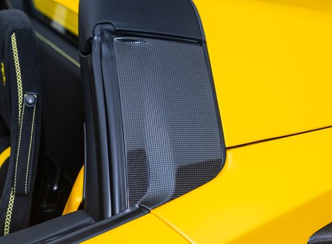 Ferrari F8 SPIDER 55