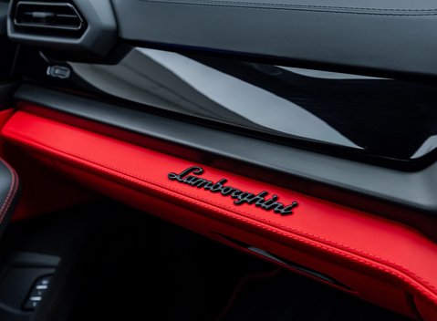 Lamborghini Urus SE 25