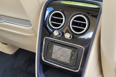 Bentley Flying Spur V8 46