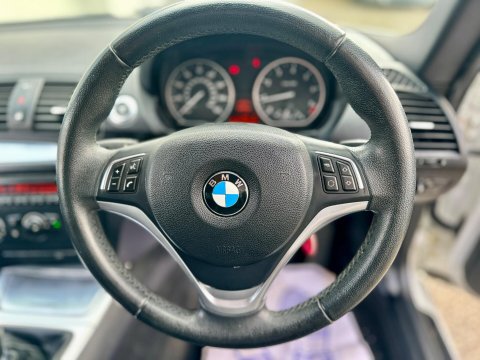 BMW 1 Series 2.0 120i Exclusive Edition Euro 5 (s/s) 2dr 17