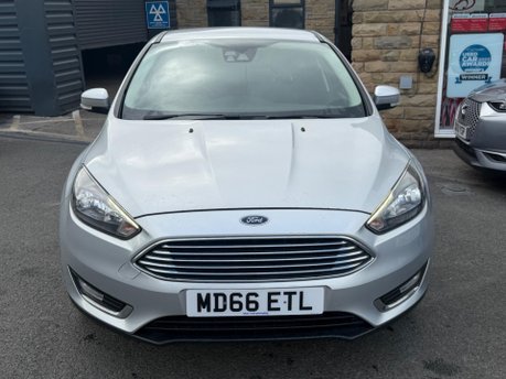 Ford Focus TITANIUM 4