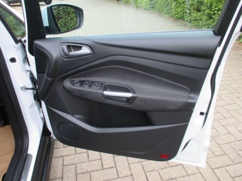 Ford C-Max 1.5 TDCi Titanium Euro 6 (s/s) 5dr 40