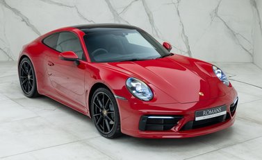 Porsche 911 Carrera 4 (992) 8