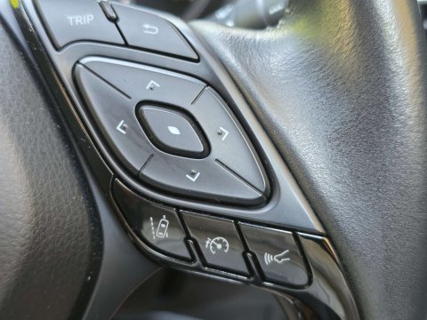 Toyota C-HR 1.8 C-HR Design HEV CVT 5dr 45