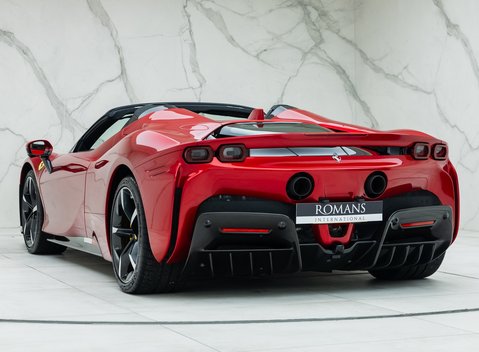 Ferrari SF90 Spider 10