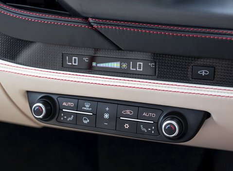 Ferrari F8 Tributo 18