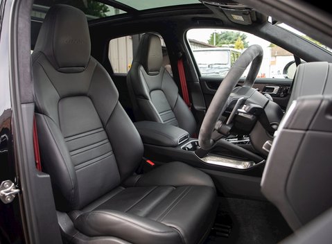 Porsche Cayenne Turbo 12