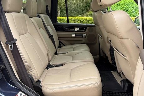 Land Rover Discovery 3.0 SD V6 HSE Luxury SUV 5dr Diesel Auto 4WD Euro 6 (s/s) (256 bhp) 32