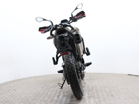 Benelli BKX 125 8