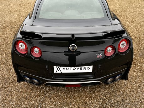 Nissan GT-R RECARO 30