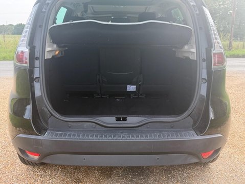 Renault Scenic 1.5 dCi Limited Nav MPV 5dr Diesel Manual Euro 6 (s/s) (110 ps) TWIN SUNROO 8
