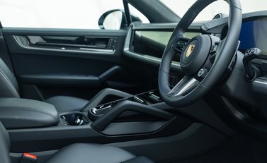 Porsche Cayenne TURBO E-HYBRID 13