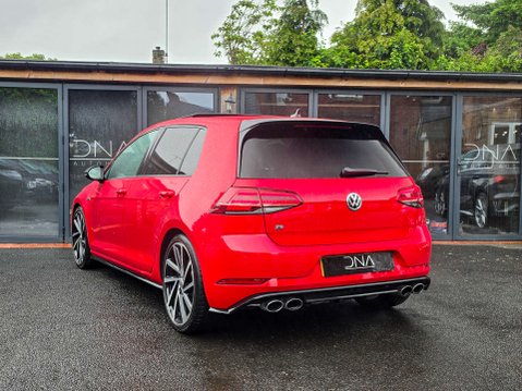 Volkswagen Golf 2.0 Golf R TSi Semi-Auto 4WD 5dr 25