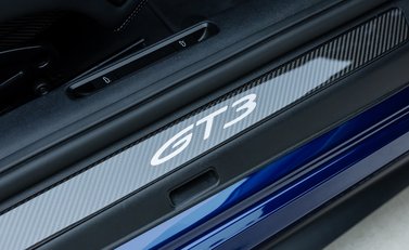Porsche 911 GT3 Touring (992) 24
