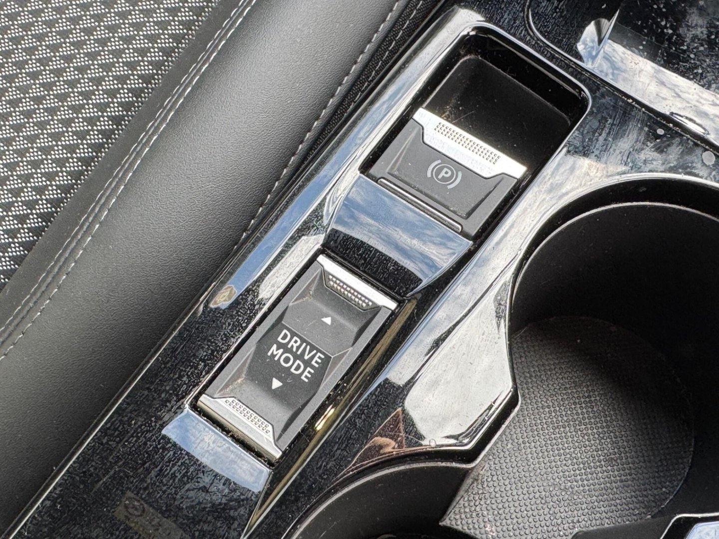 2020 Peugeot e-208 — image 15