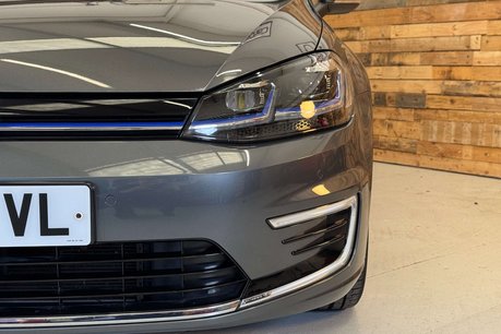 Volkswagen Golf 35.8kWh e-Golf Hatchback 5dr Electric Auto (136 ps) 25