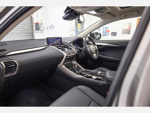 Lexus NX 2.5 300h GPF Premium SUV 5dr Petrol Hybrid E-CVT 4WD Euro 6 (s/s) (197 ps) 22