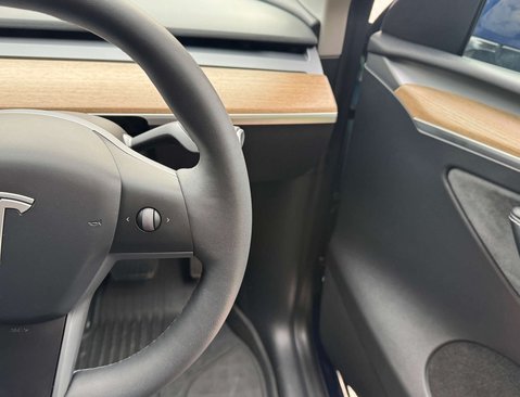 Tesla Model Y ModeL Y Long Range AWD 4WD 5dr 27