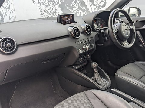 Audi A1 TFSI S LINE 19